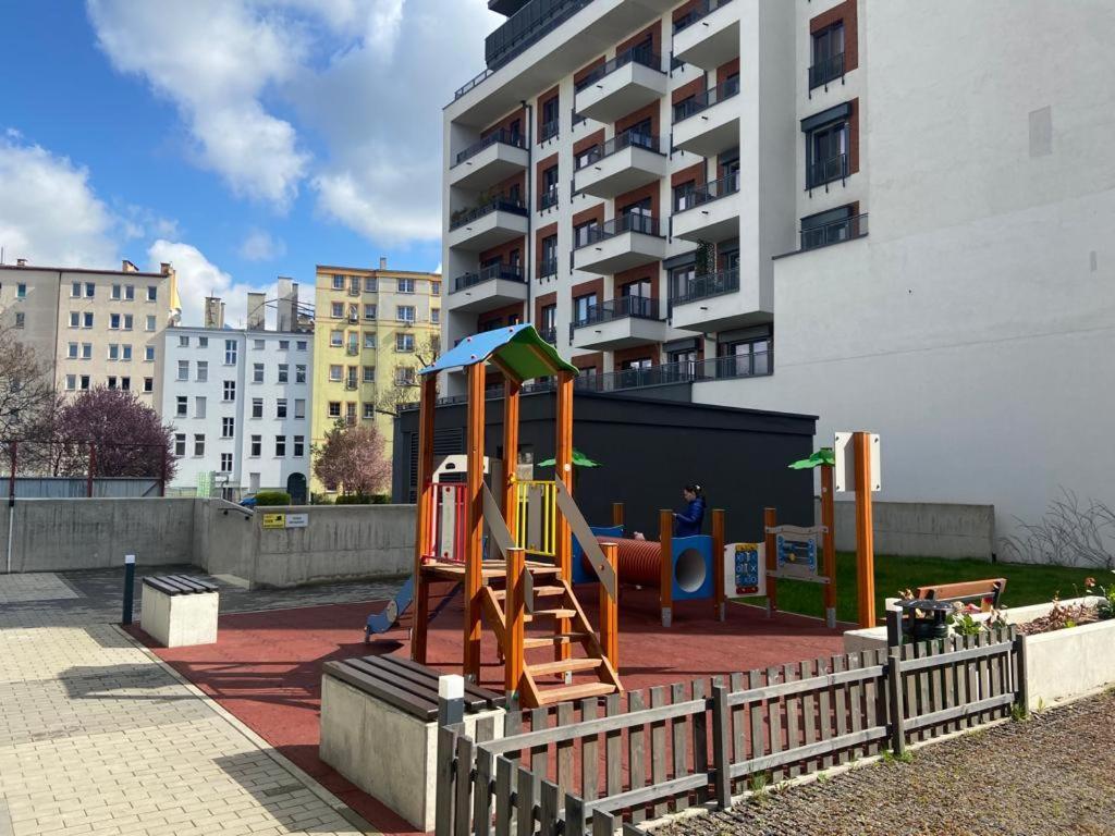 Komfort W Centrum Parking 弗罗茨瓦夫 外观 照片